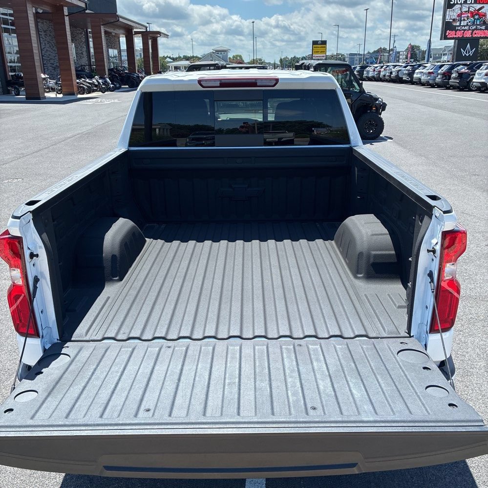 Used 2024 Chevrolet Silverado 1500 RST w/ Redline Edition AWD/4WD image 12