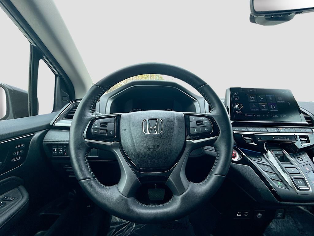 Used 2025 Honda Odyssey Touring image 11