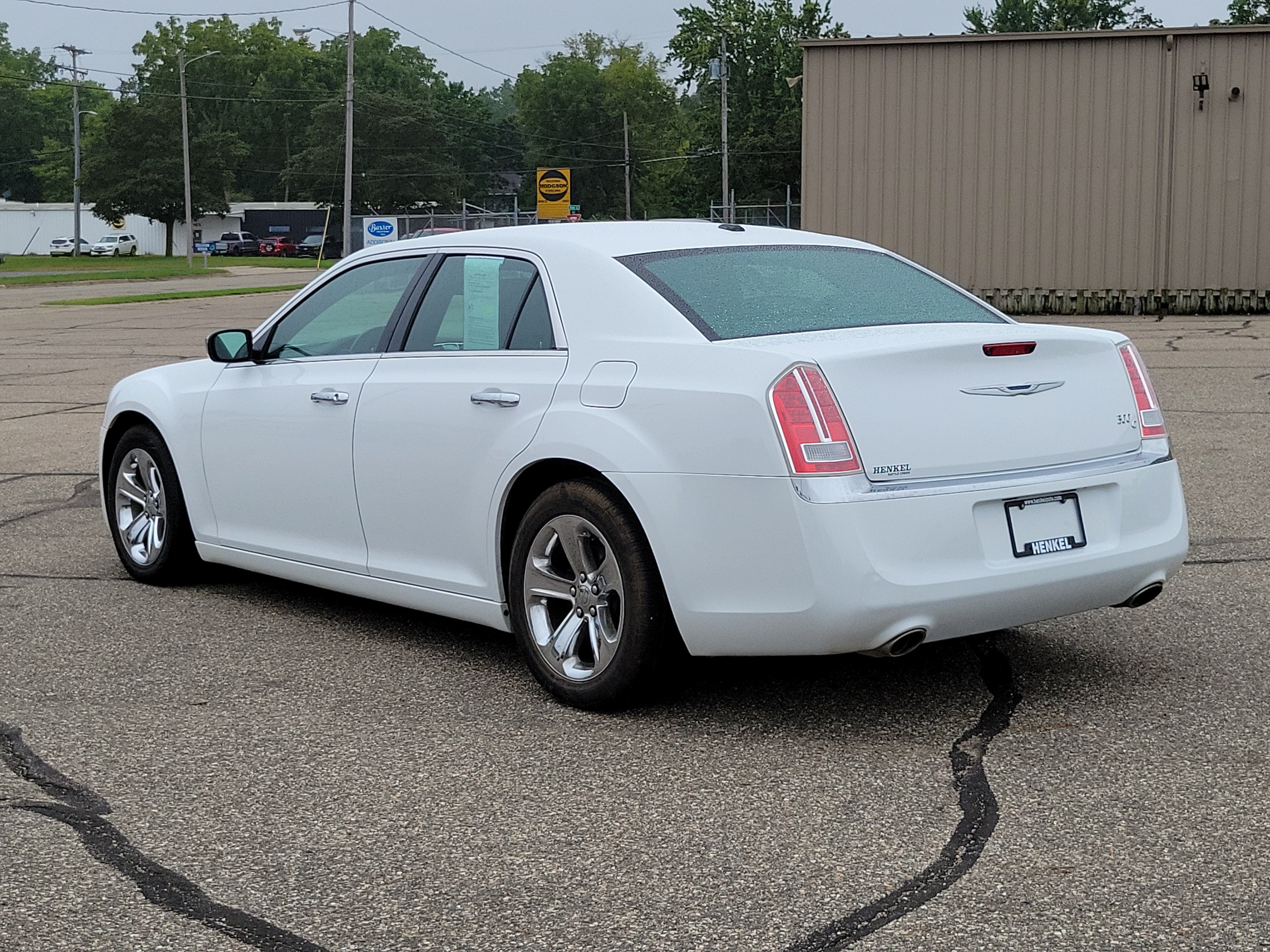 Used 2014 Chrysler 300 C RWD image 3