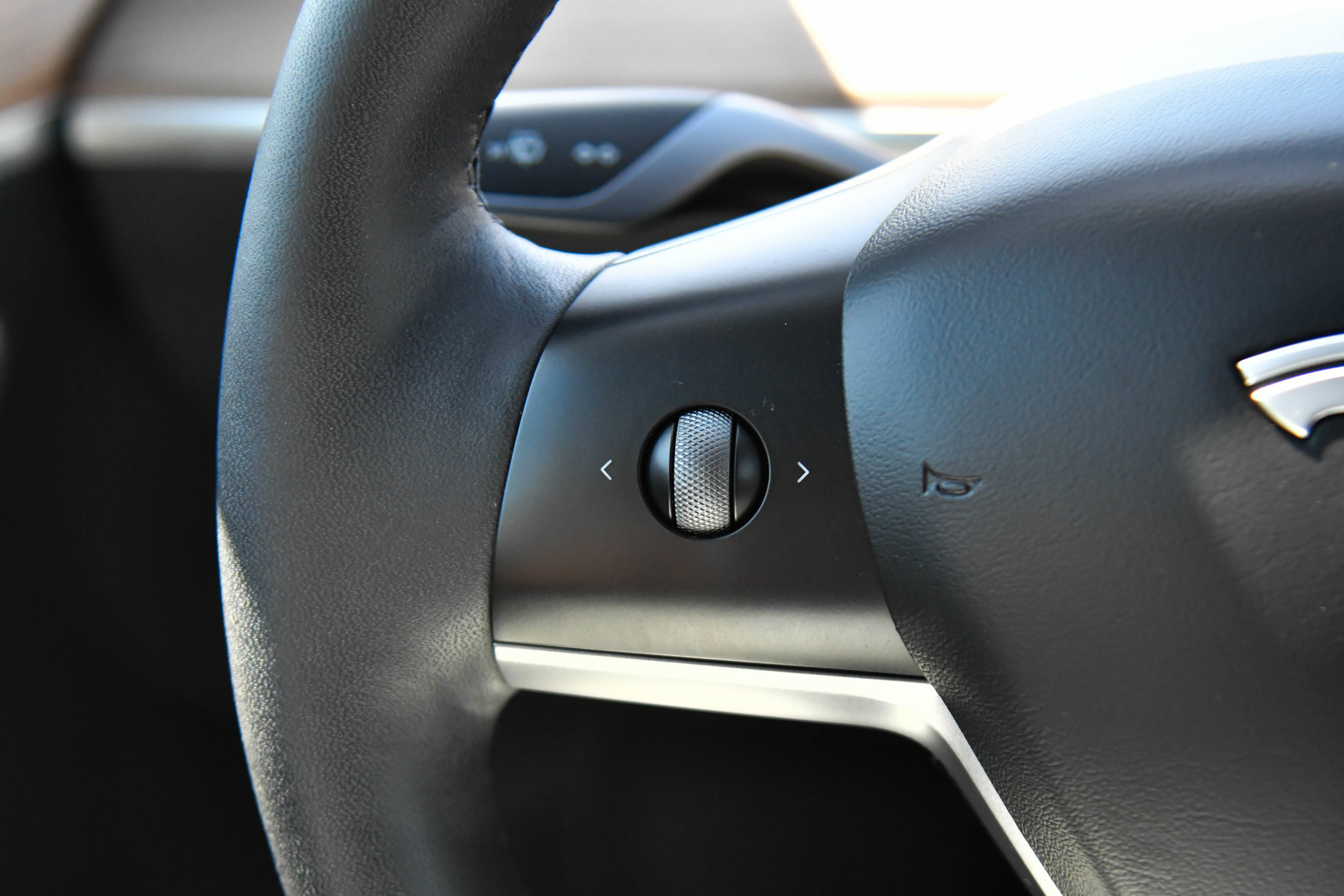 Used 2023 Tesla Model Y Long Range AWD/4WD image 30