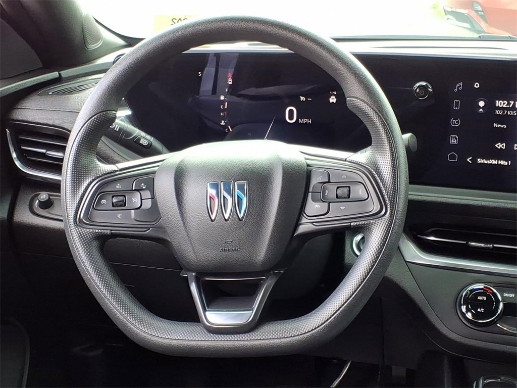 Used 2024 Buick Envista Preferred image 9