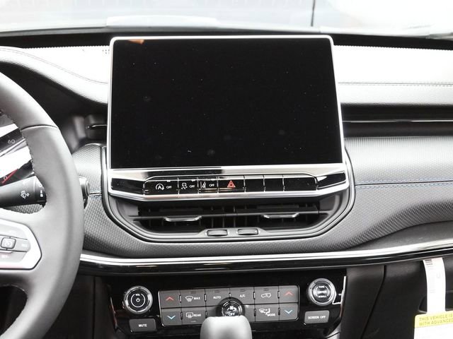 New 2026 Jeep Compass Latitude w/ Sun and Sound Group AWD/4WD image 26
