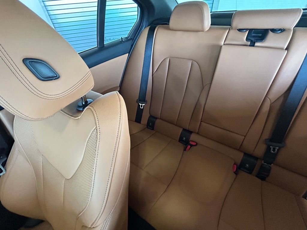 Used 2026 BMW 330i Sedan RWD image 12