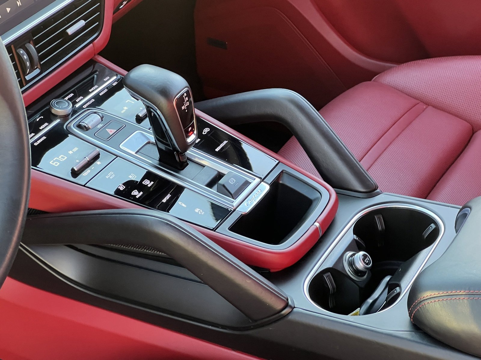 Certified 2022 Porsche Cayenne S Platinum image 27