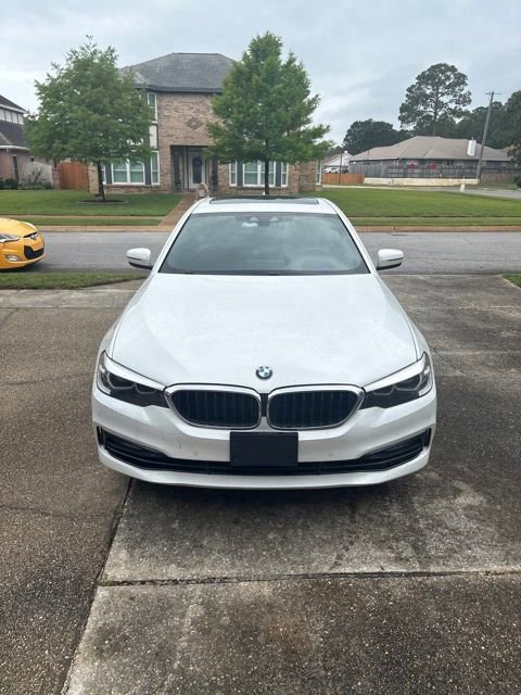 Used 2018 BMW 530e w/ Premium Package 2 RWD image 4