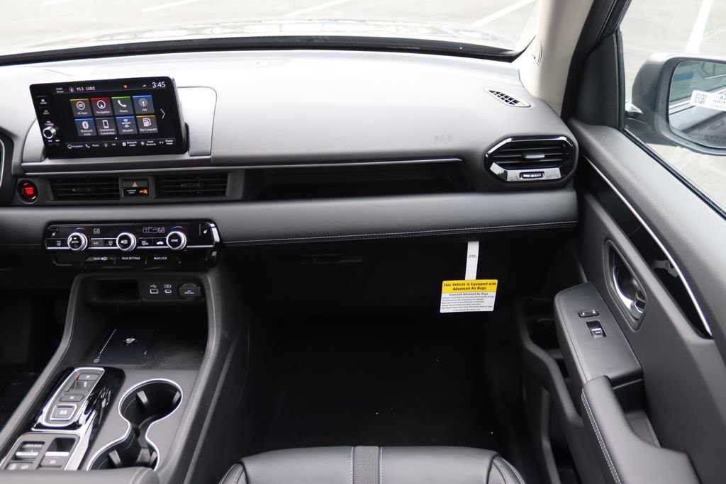 Certified 2025 Honda Pilot Touring image 18