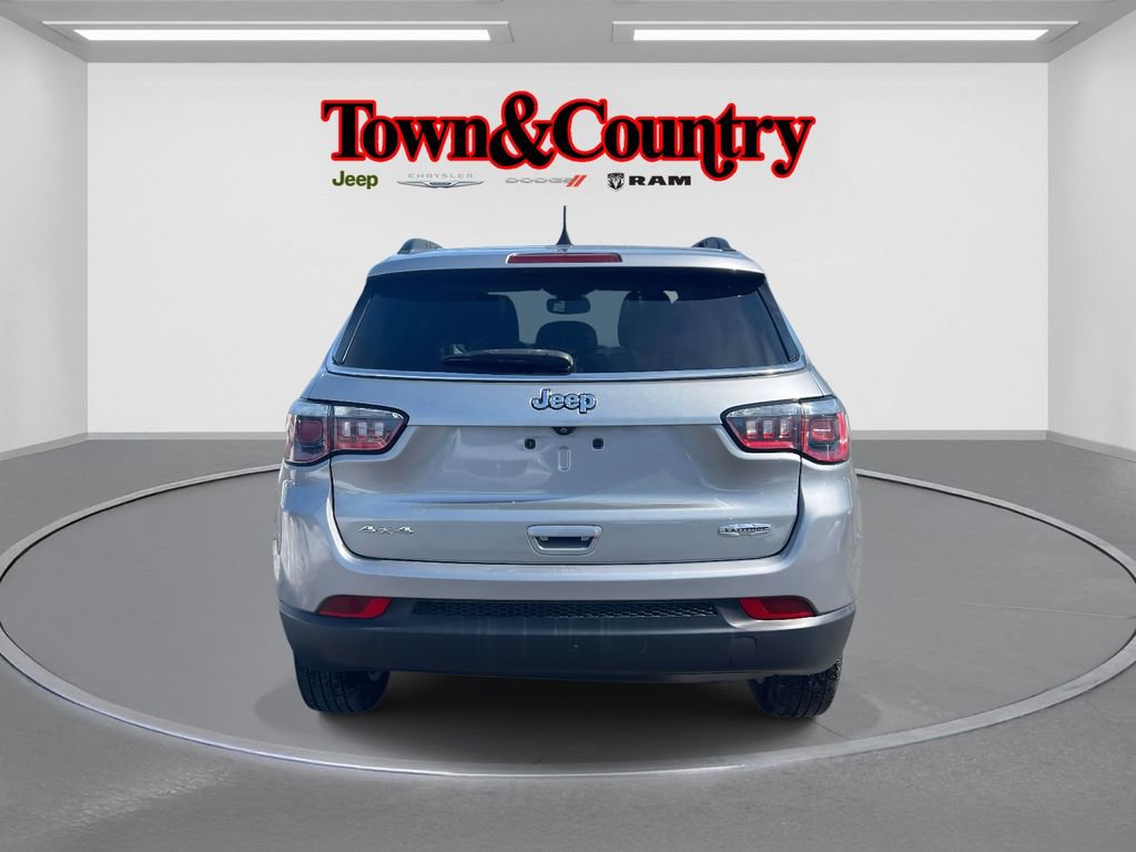 Certified 2019 Jeep Compass Latitude image 6