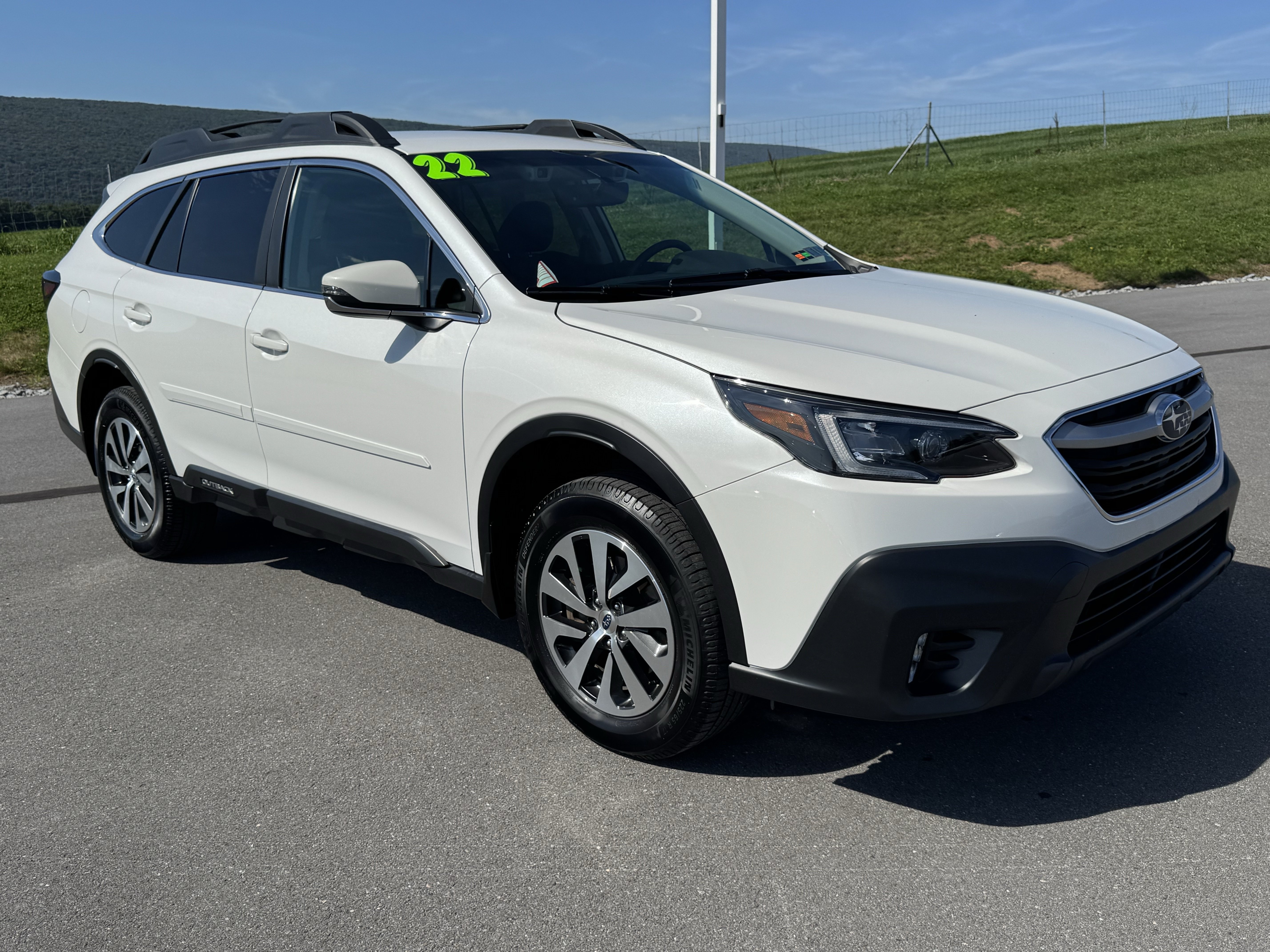 Used 2022 Subaru Outback Premium w/ Popular Package #1 AWD/4WD image 1