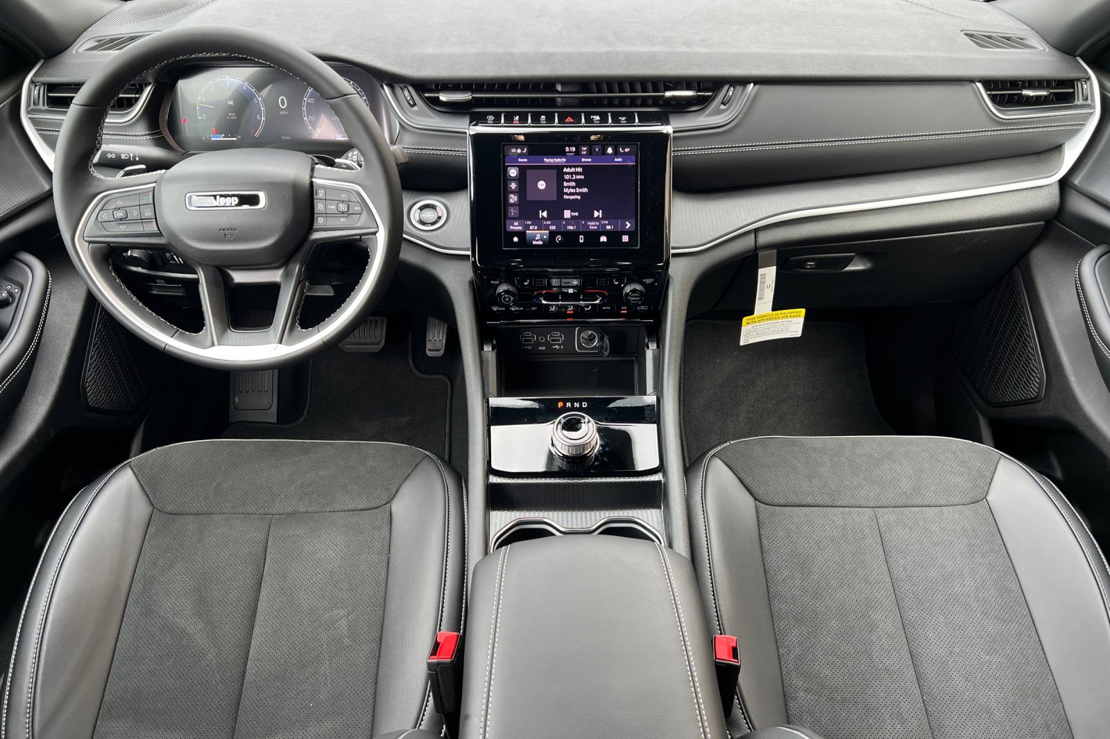 New 2025 Jeep Grand Cherokee Altitude image 13