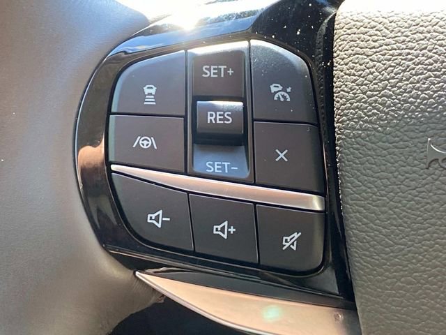 Used 2023 Ford Explorer Platinum w/ Technology Package AWD/4WD image 21