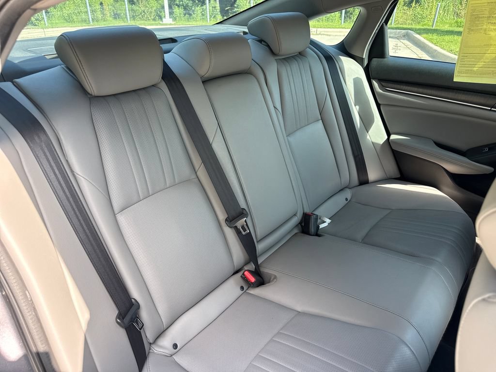 Used 2019 Honda Accord Touring image 33