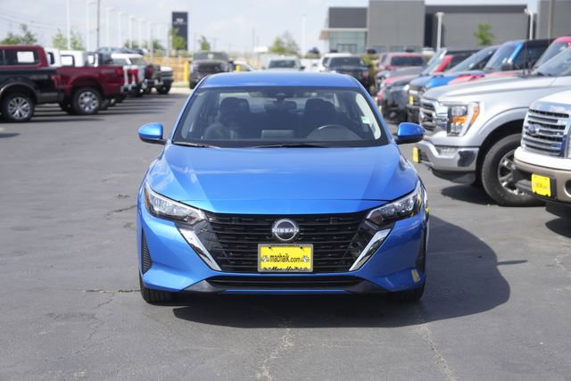 Used 2025 Nissan Sentra SV image 3