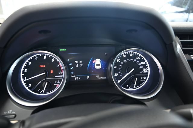 Used 2018 Toyota Camry XLE FWD image 28