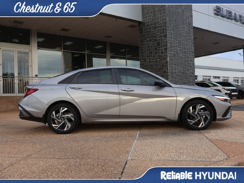 Certified 2025 Hyundai Elantra Sport FWD image 7