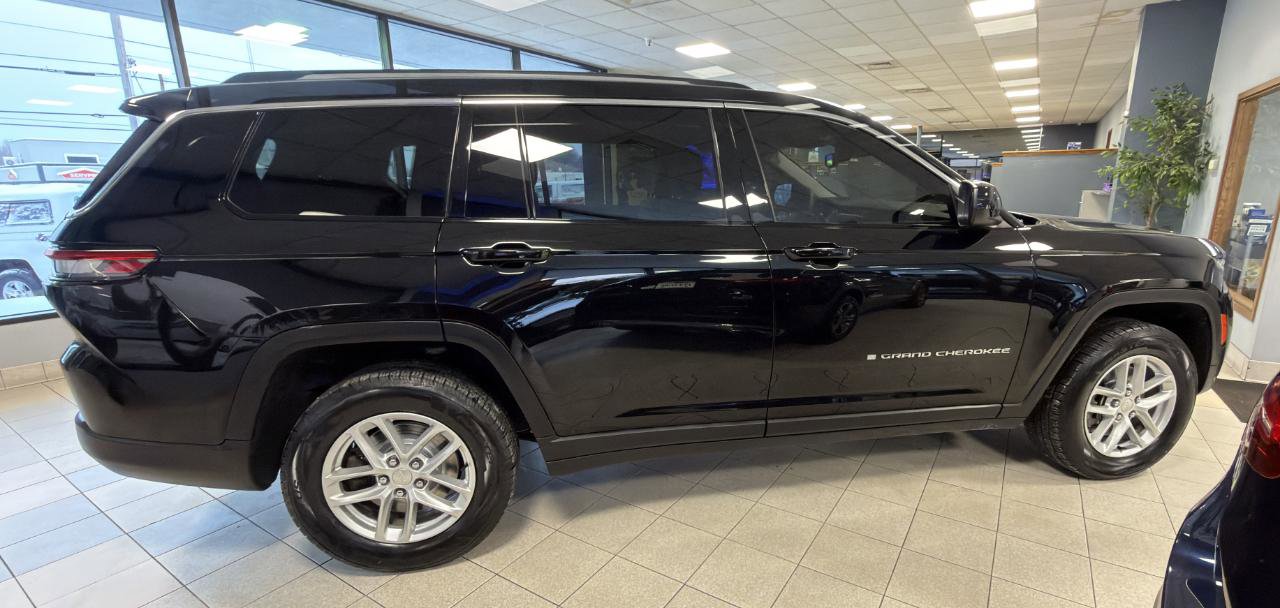 Used 2023 Jeep Grand Cherokee L Laredo w/ Trailer Tow Group (B) image 17