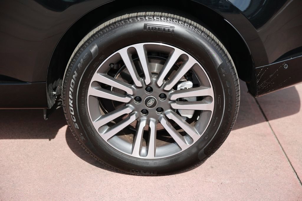 Used 2025 Land Rover Range Rover Long Wheelbase SE image 10