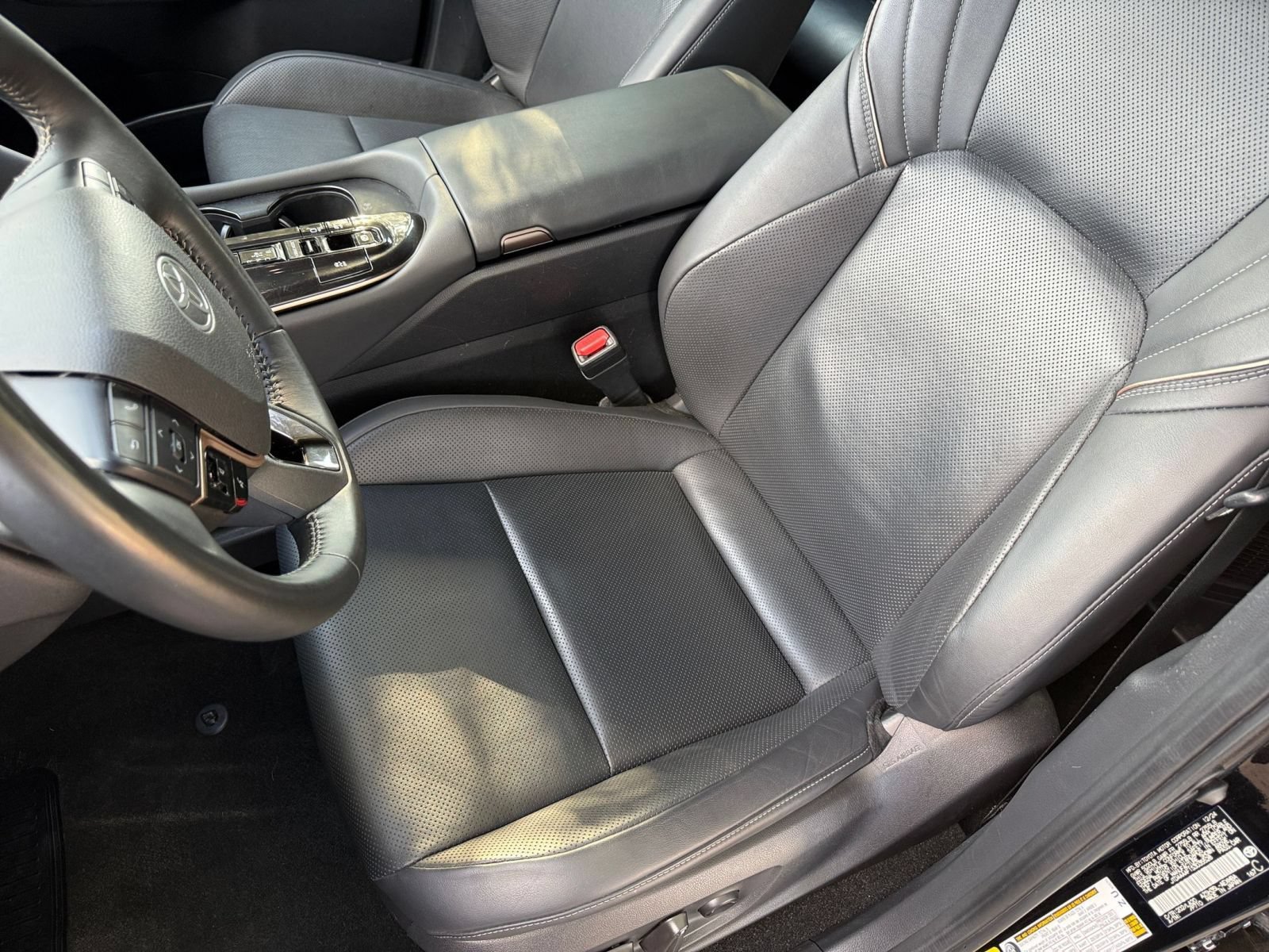 Used 2025 Toyota Crown AWD/4WD image 36
