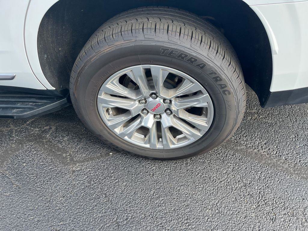 Used 2023 GMC Yukon Denali image 32