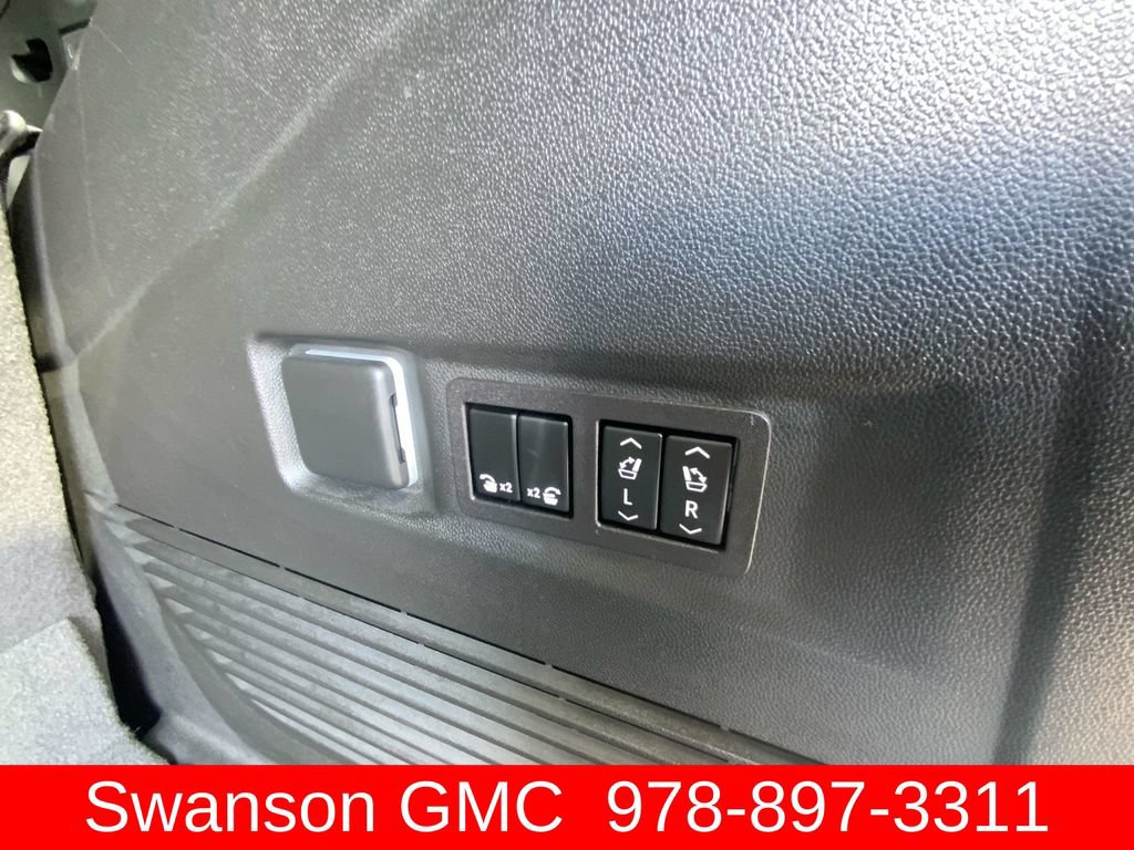 Used 2023 Chevrolet Tahoe Premier w/ Premium Package 2 AWD/4WD image 32
