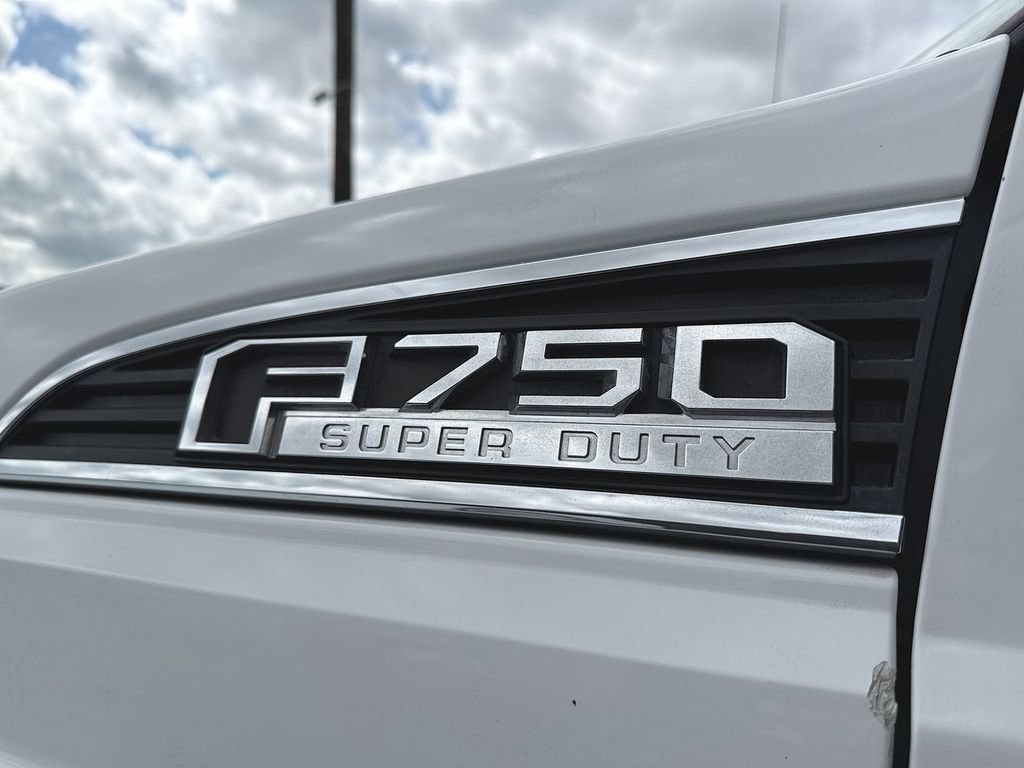 Used 2021 Ford F750 2WD Regular Cab Super Duty image 9