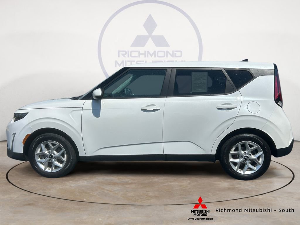 Used 2024 Kia Soul LX w/ Option Group 015 FWD image 6