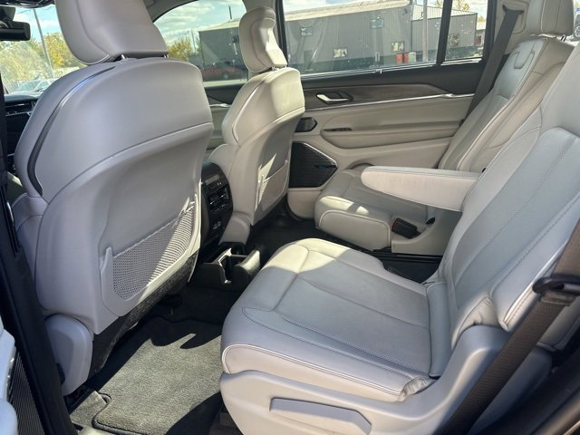 Used 2022 Jeep Grand Cherokee L Overland w/ Luxury Tech Group IV image 20