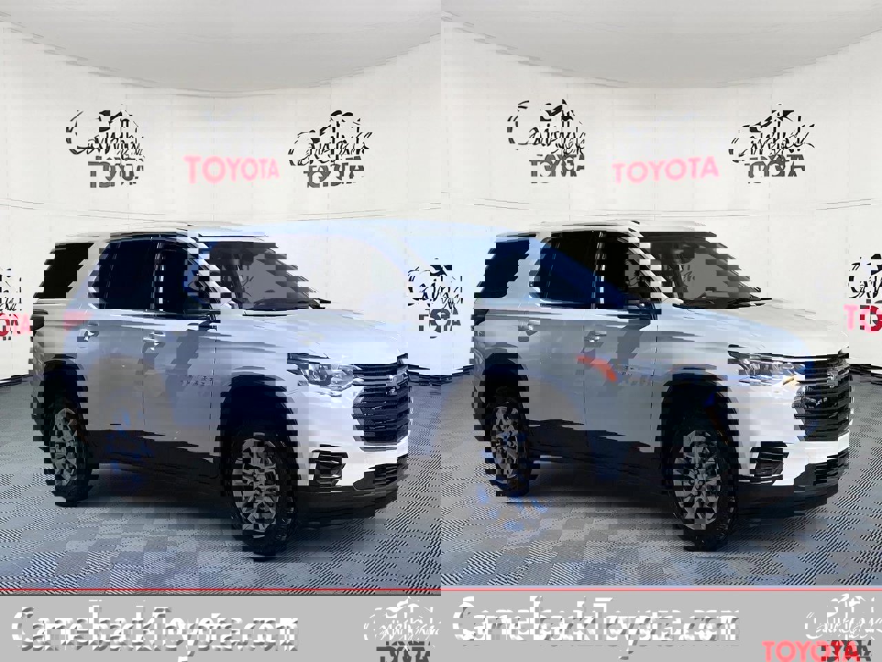 Used 2021 Chevrolet Traverse LS image 1