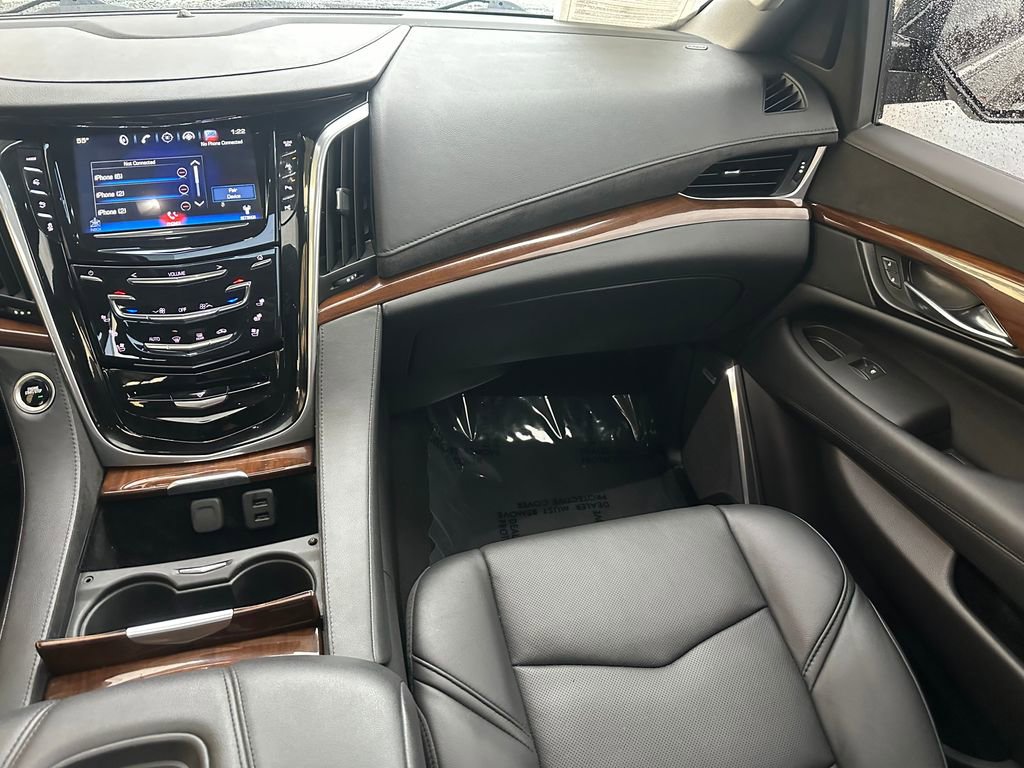 Used 2020 Cadillac Escalade Premium Luxury image 20