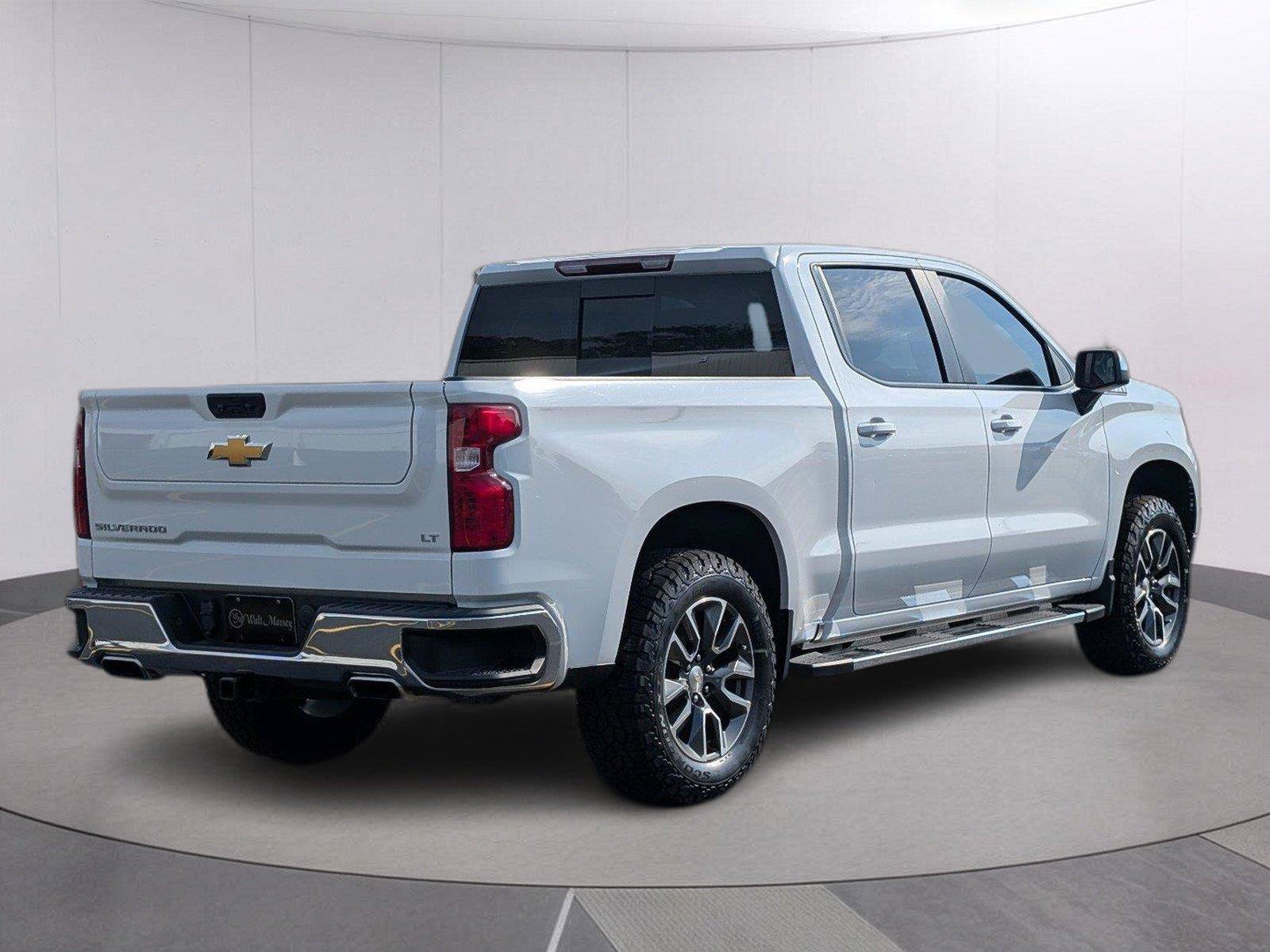 Used 2023 Chevrolet Silverado 1500 LT AWD/4WD image 6