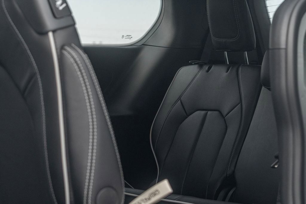 New 2026 Chrysler Pacifica Limited w/ S Appearance Package image 41