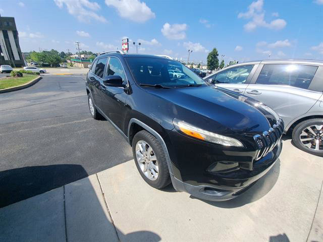 Used 2016 Jeep Cherokee Limited AWD/4WD image 6