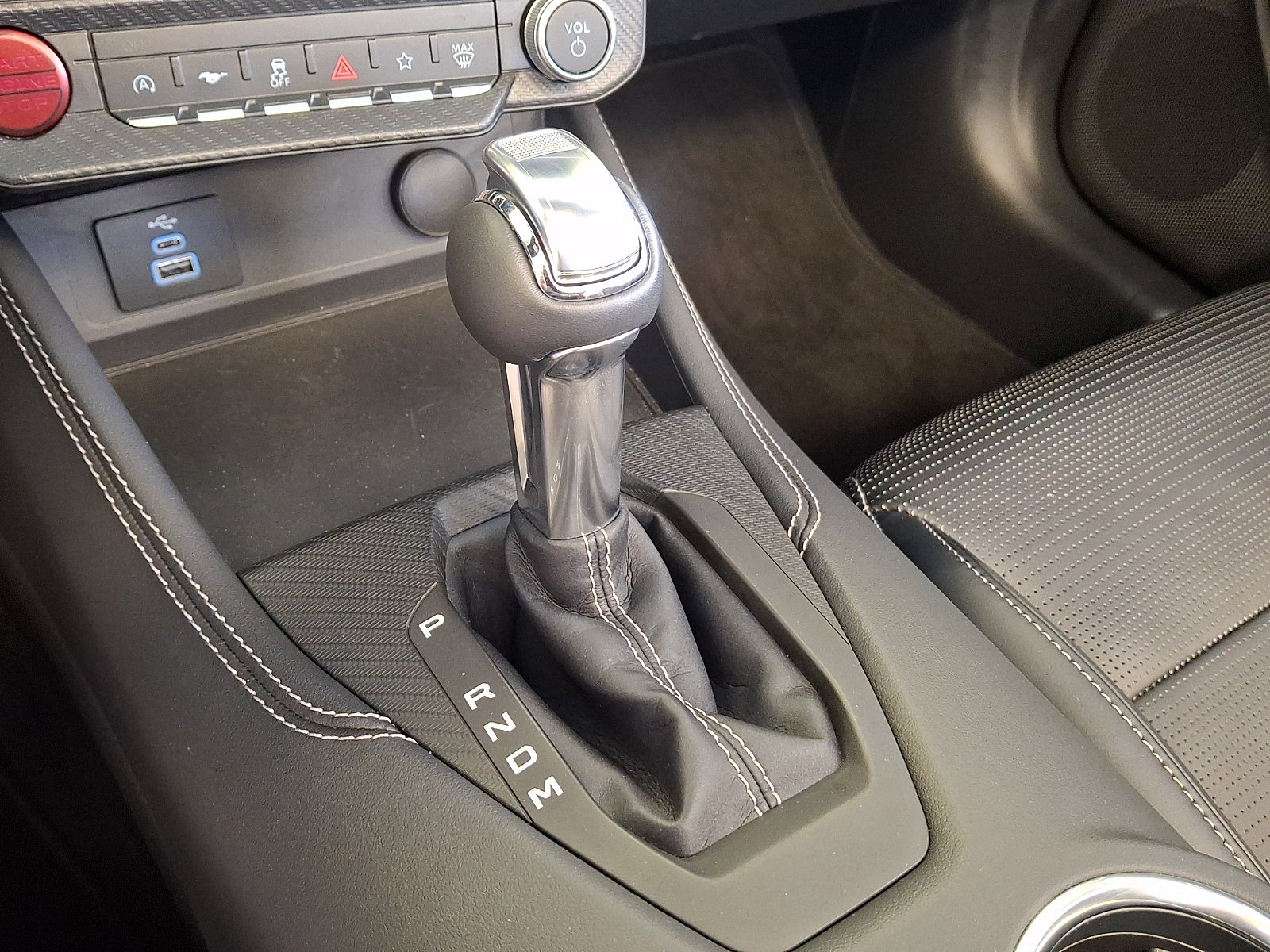 Used 2025 Ford Mustang GT Premium RWD image 15