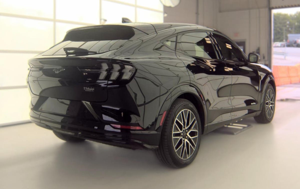 Used 2024 Ford Mustang Mach-E Premium AWD/4WD image 3