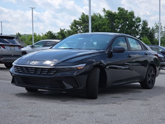 New 2026 Hyundai Elantra Sport FWD image 11