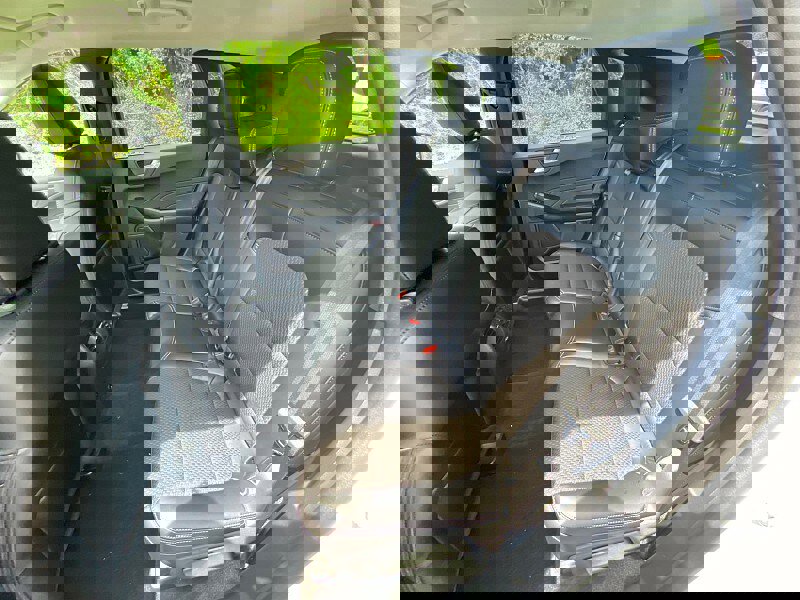 New 2025 Ford Escape SE image 40