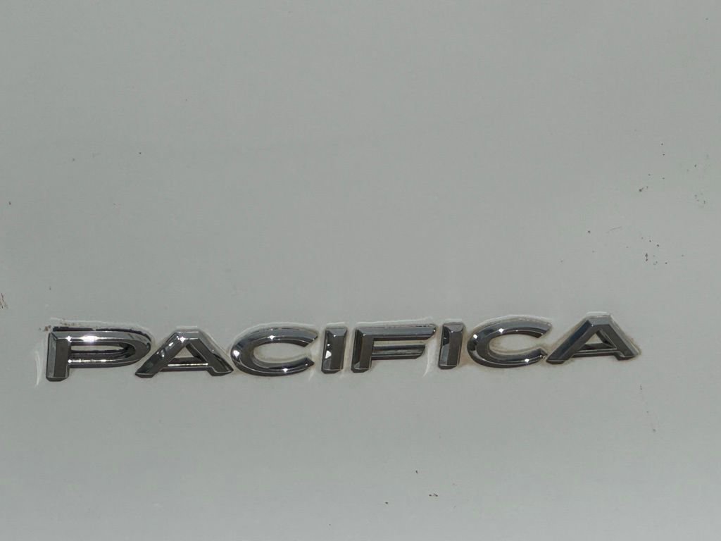 Used 2022 Chrysler Pacifica Touring-L FWD image 15