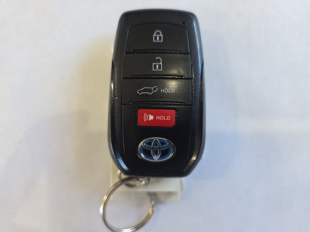 Used 2021 Toyota Venza Limited w/ Advanced Technology Package image 32