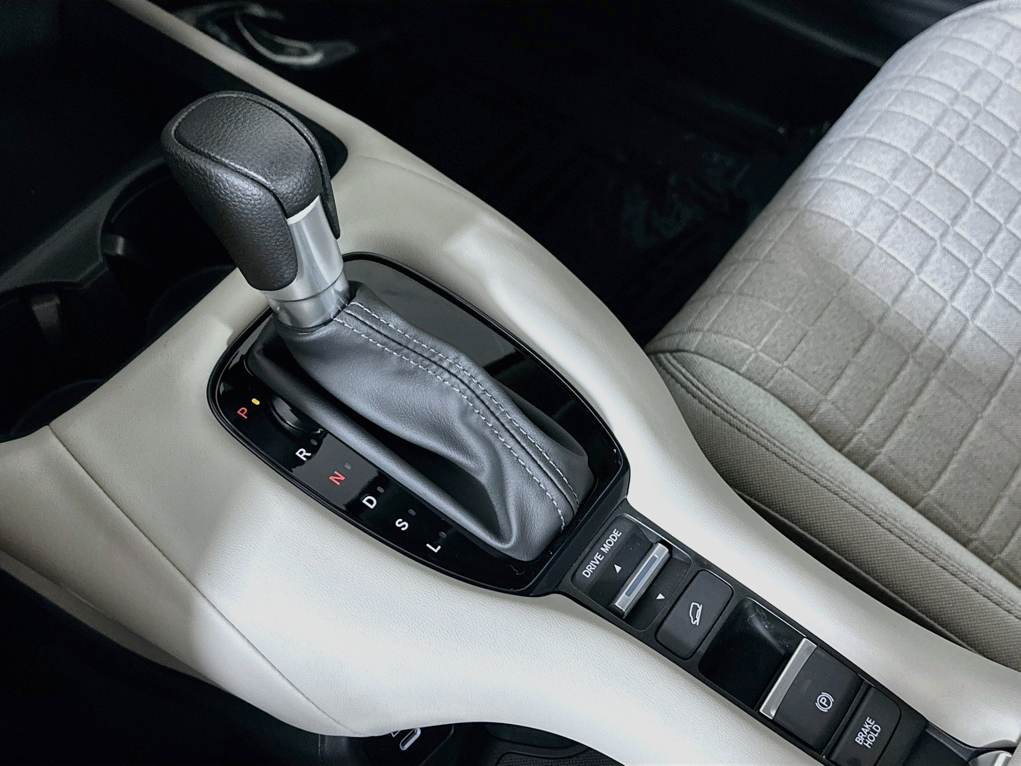 New 2027 Honda HR-V LX image 16