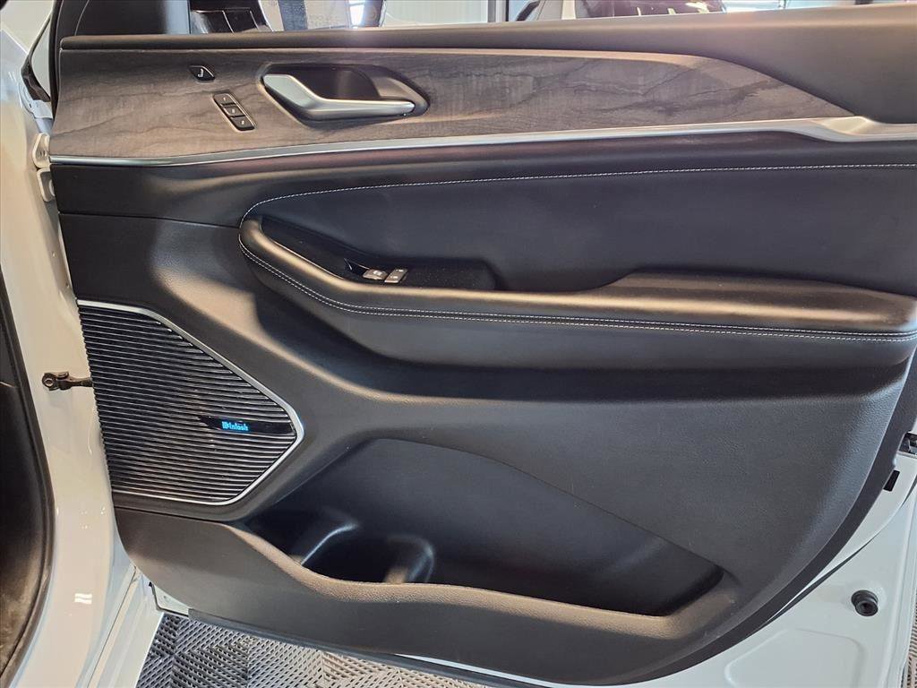 Used 2021 Jeep Grand Cherokee L Overland w/ Luxury Tech Group IV image 15