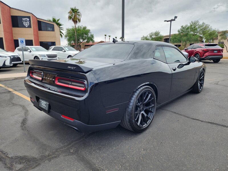 Used 2016 Dodge Challenger SRT Hellcat RWD image 3