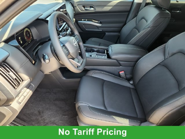 New 2026 Nissan Pathfinder SL FWD image 10