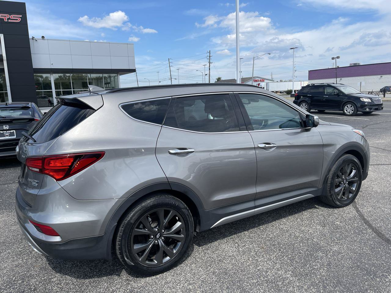 Used 2017 Hyundai Santa Fe Sport w/ 2.0T Ultimate Tech Package 05 FWD image 8