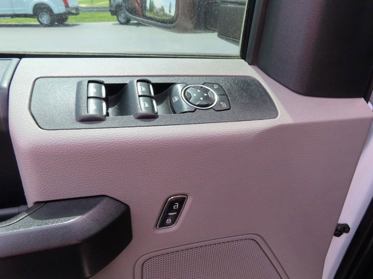 Used 2019 Ford F250 XL w/ Power Equipment Group AWD/4WD image 25
