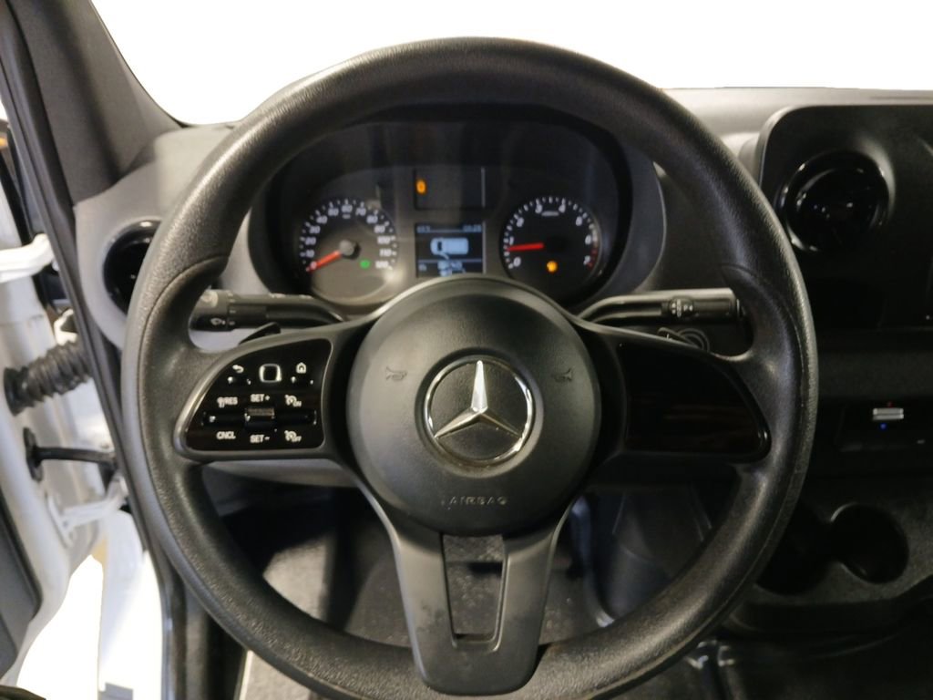 Used 2021 Mercedes-Benz Sprinter 2500 image 21