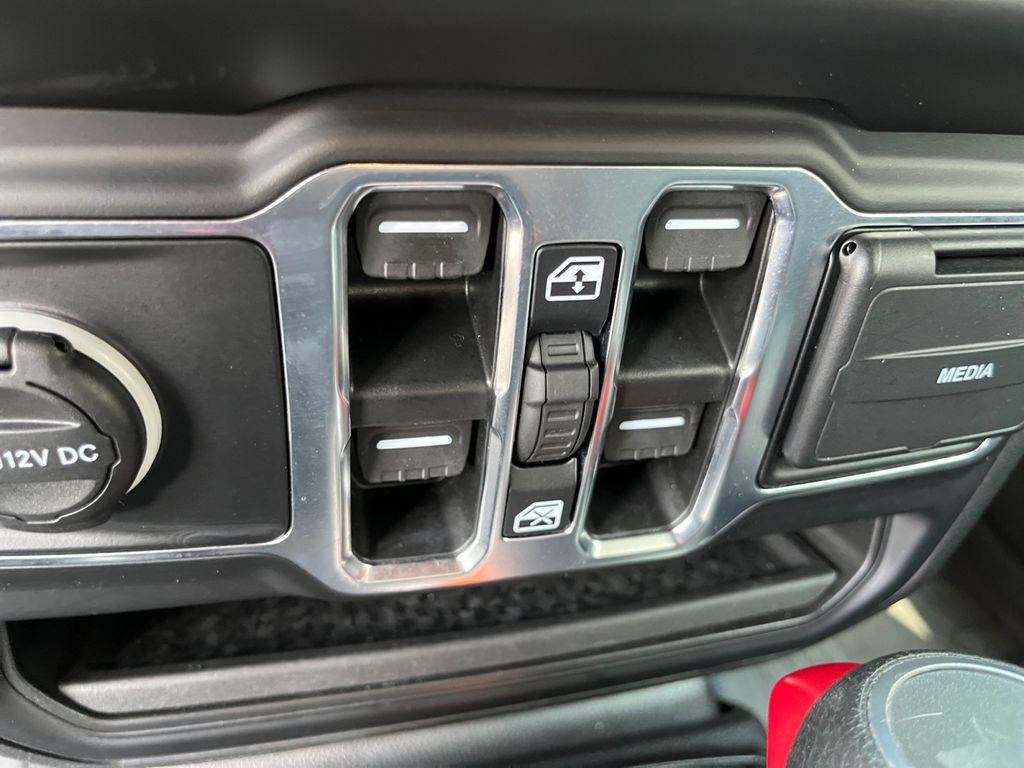 Used 2023 Jeep Wrangler Unlimited w/ Sun & Screen Package AWD/4WD image 26