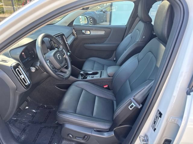 Used 2025 Volvo XC40 B5 Core AWD/4WD image 20