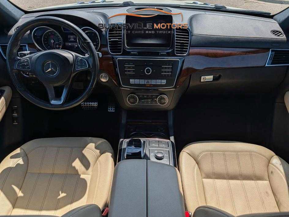 Used 2010 Mercedes-Benz C 300 Sport image 40