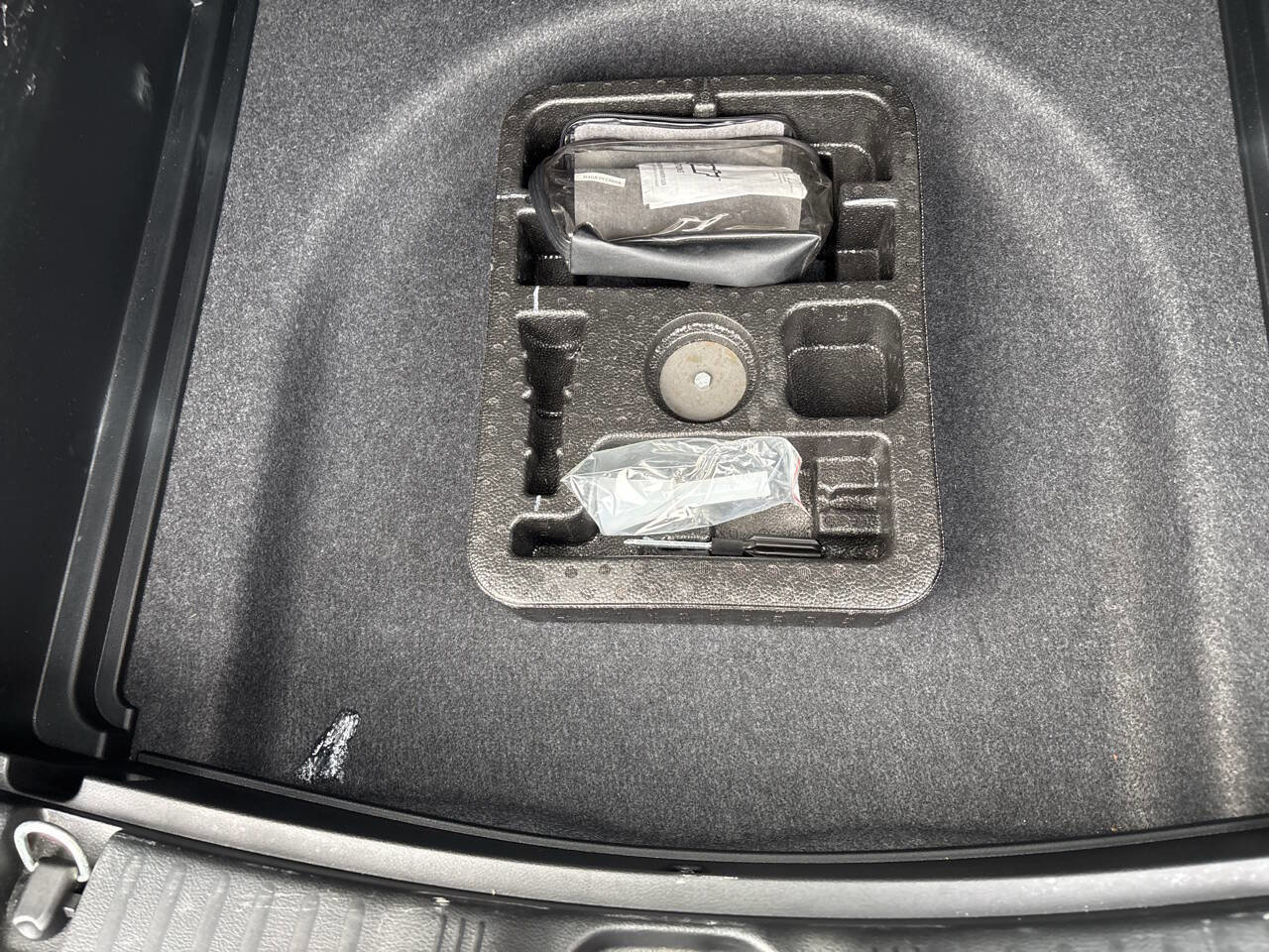 Used 2018 Jeep Compass Latitude w/ Cold Weather Group image 27