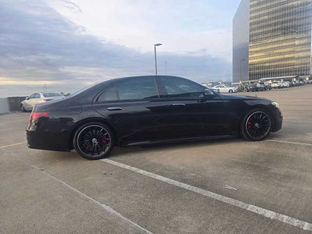 Used 2022 Mercedes-Benz S 580 4MATIC Sedan image 3