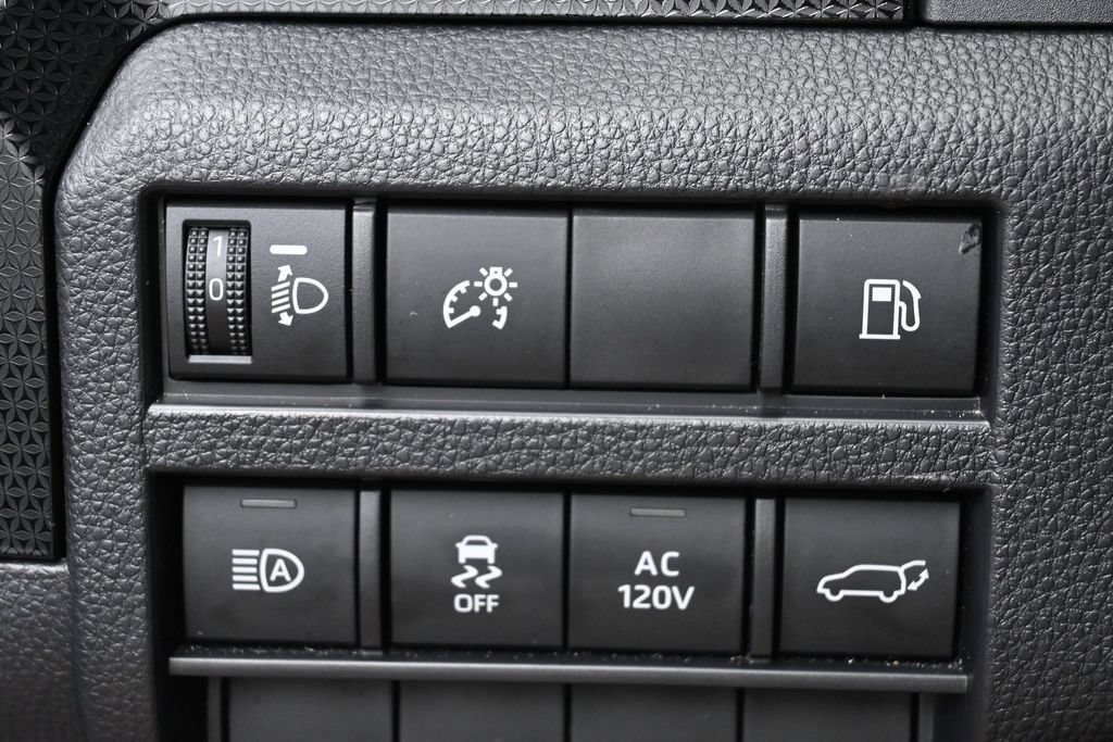 Used 2025 Toyota 4Runner Limited AWD/4WD image 15